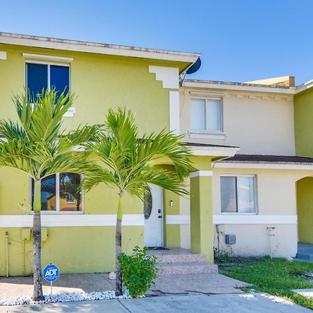 Opa-Locka Townhome, 15 Mi To Miami Beach! 外观 照片