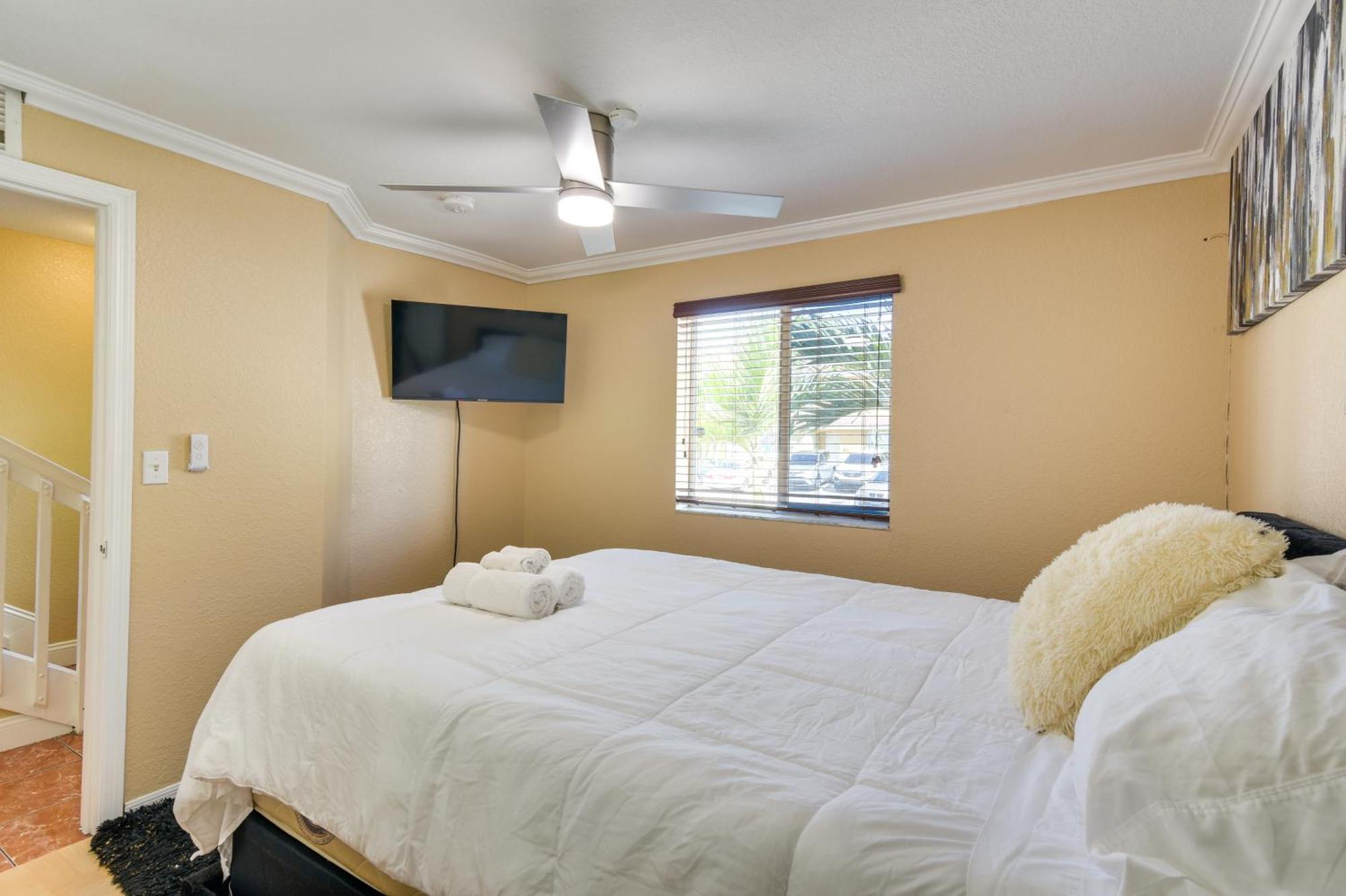 Opa-Locka Townhome, 15 Mi To Miami Beach! 外观 照片