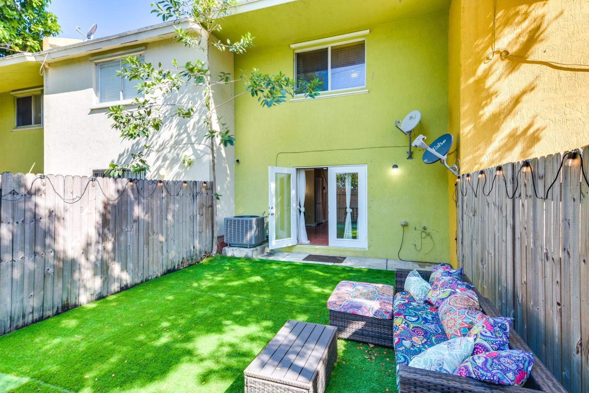 Opa-Locka Townhome, 15 Mi To Miami Beach! 外观 照片