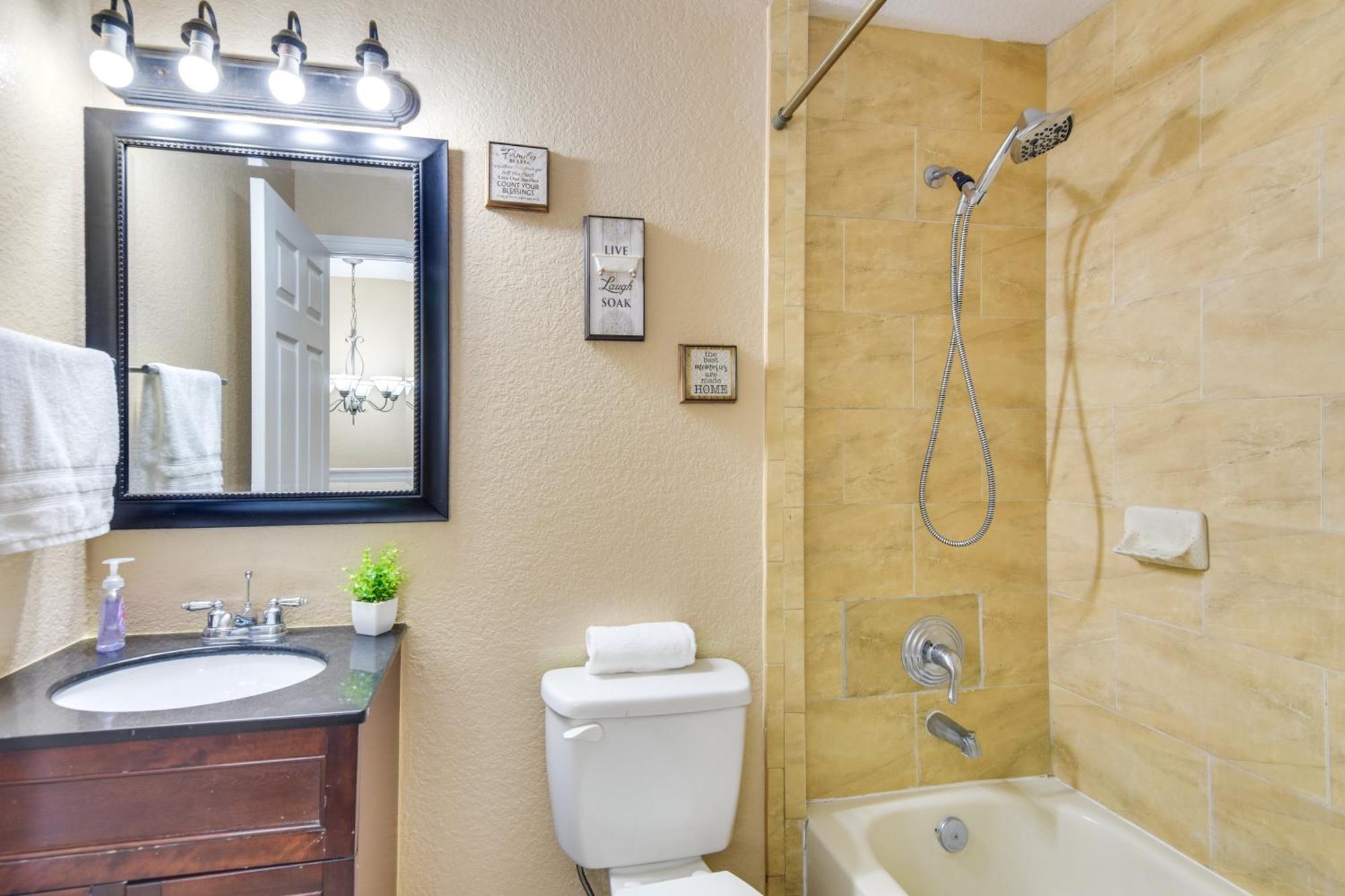 Opa-Locka Townhome, 15 Mi To Miami Beach! 外观 照片
